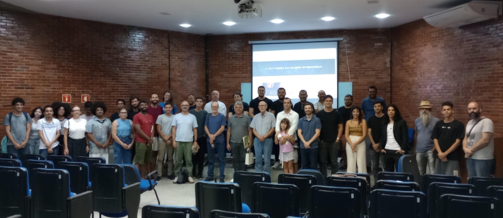 2024_AULA MAGNA DO SEMESTRE DE FILOSOFIA FOTO DE GRUPO